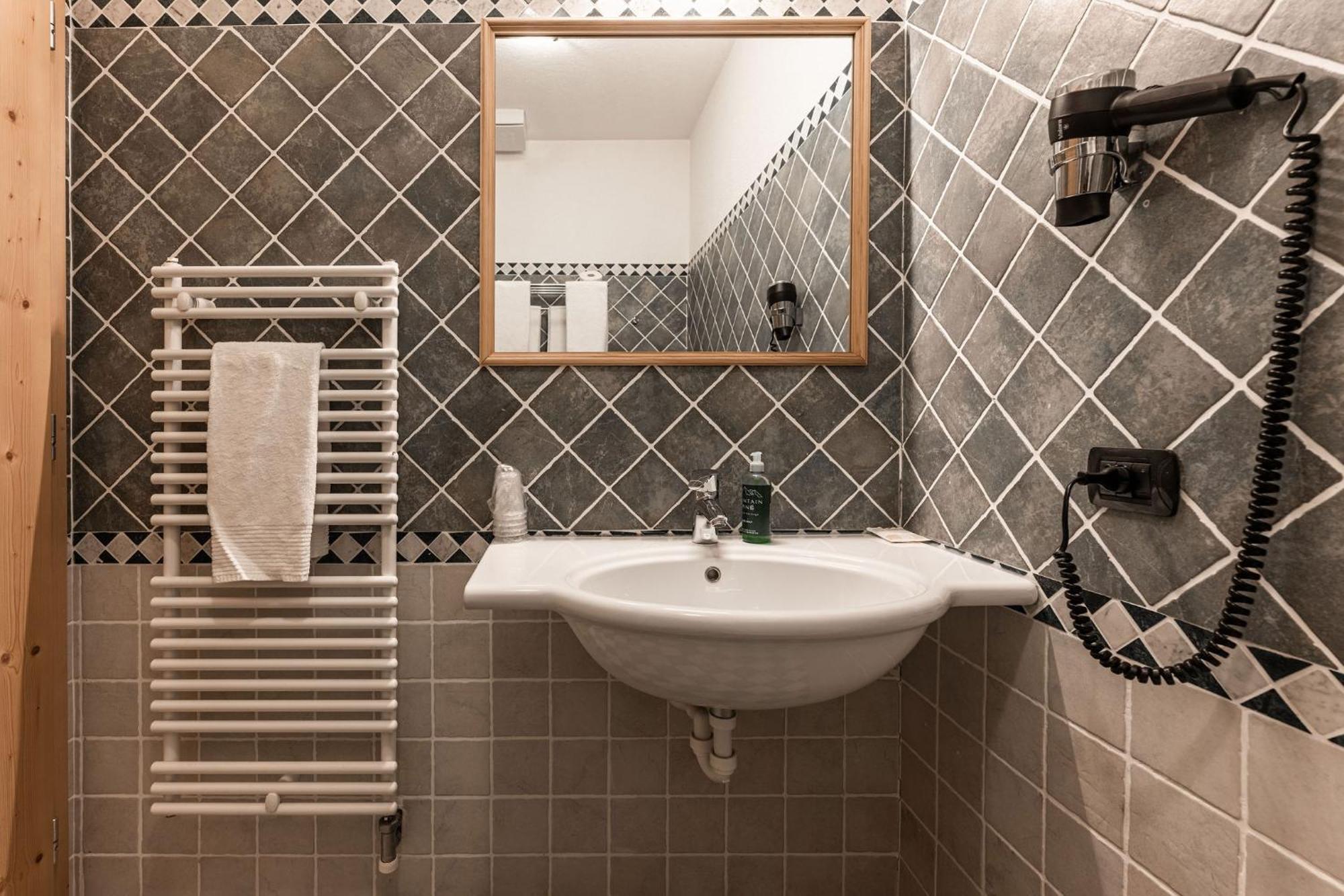 Hotel Sasso Rosso Commezzadura Zewnętrze zdjęcie