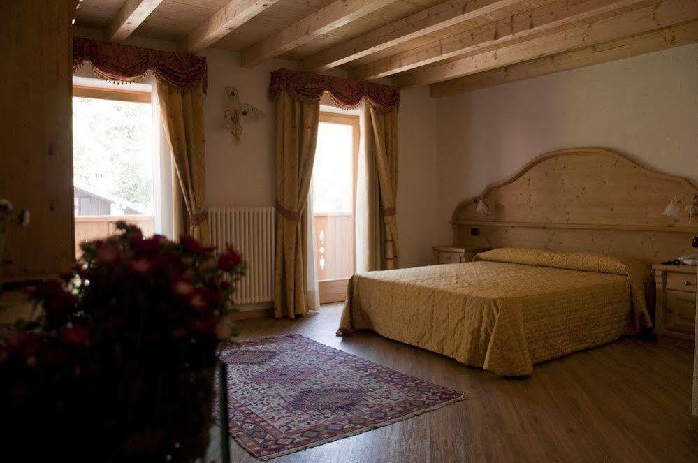Hotel Sasso Rosso Commezzadura Zewnętrze zdjęcie